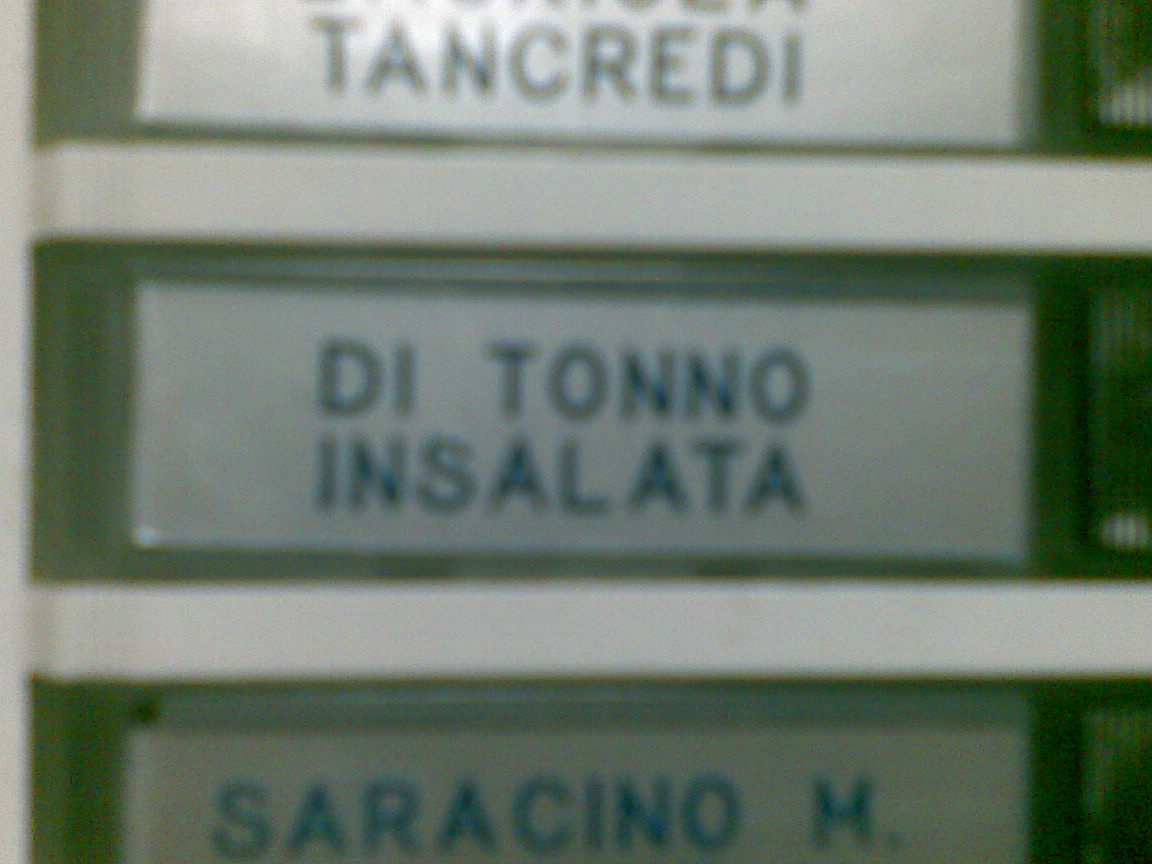 I NOMI E COGNOMI ''MOLTO'' ORIGINALI CHE PUOI TROVARE SUI CITOFONI - VIDEO - 06/04/2014