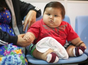 IL BIMBO DI 8 MESI CHE PESA GIA' 20 KG - FOTO ALL'INTERNO - 22/04/2014