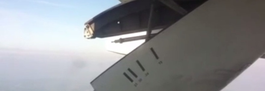 L'ALA SI STACCA IN VOLO: PAURA SULL'AEREO DIRETTO A FIRENZE - VIDEO SHOCK - 16/05/2014