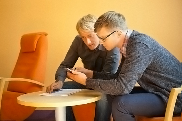 L'UTILIZZO COSTANTE E FREQUENTE DI SMARTPHONE NUOCE GRAVEMENTE ALLA SALUTE - ECCO QUALI - 05/07/2014