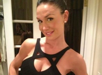 NICOLE MINETTI DA SEMPRE SCANDALO: ECCOLA COME SI E' PRESENTATA IN SPIAGGIA - FOTO - 05/06/2014