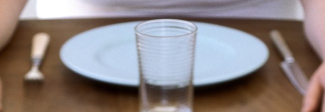 DIGIUNARE ALLUNGA LA VITA: ''UNA PAUSA DI 4 GIORNI AL MESE AIUTA A PREVENIRE I TUMORI'' - 05/08/2014