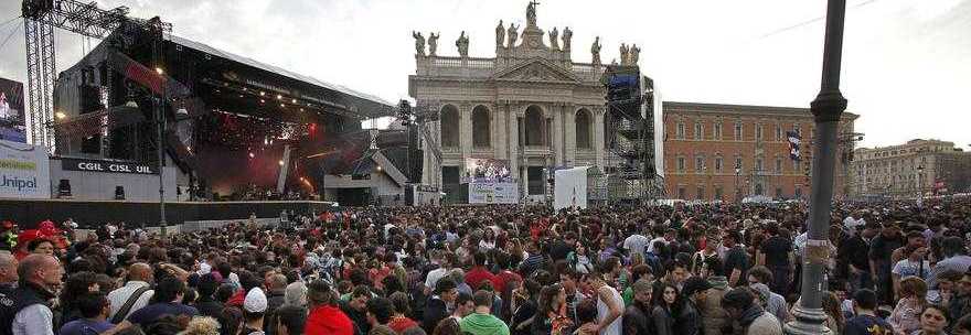 ROMA: TOCCA IL SEDERE A UN CARABINIERE AL CONCERTO. CONDANNATA UNA 20ENNE - 27/06/2014