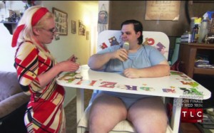 L'UOMO DALLA DOPPIA VITA: DI GIORNO ADULTO E DI NOTTE BAMBINO - FOTO - 17/09/2014