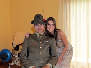 UN ATTENTATO HA COSTRETTO LUCA SULLA SEDIA A ROTELLE, IERI LE NOZZE CON SARA CONOSCIUTA SU FB - FOTO - 07/07/2014