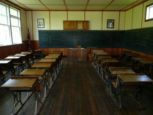 BIMBO SI SUICIDA ''PER ORDINE DEL MAESTRO''. TRAGEDIA PER UN ALUNNO DI 10 ANNI - 25/09/2014