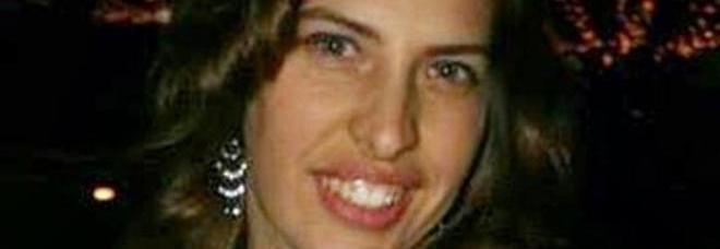 MADRE 36ENNE FA SESSO CON UN RAGAZZINO DI 12: CONDANNATA A 10 ANNI. ''MESSAGGI HARD SU FB'' - 15/07/2014