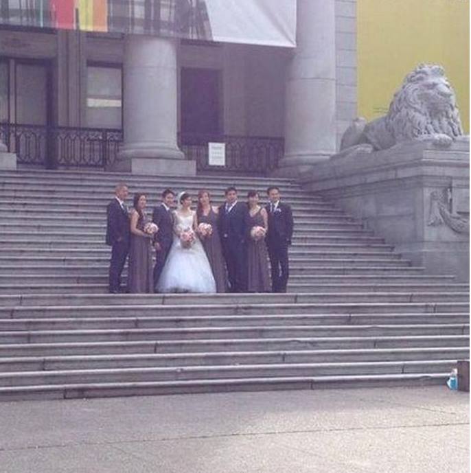 LA FOTO DI MATRIMONIO PIU' INCREDIBILE DI SEMPRE  - GUARDA LA FOTO - 20/07/2014