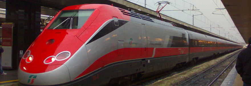 CHOC SUL FRECCIAROSSA: IN BAGNO C'È IL CADAVERE DI UN UOMO. A TERRA 30MILA EURO - 21/07/2014