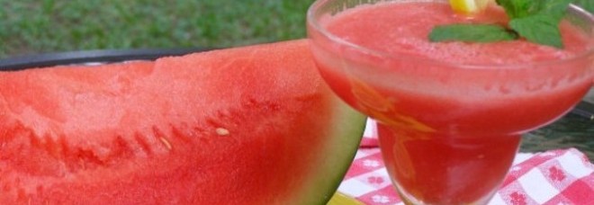 ANGURIA CHE PASSIONE: ECCO PERCHE' SI DEVONO MANGIARE ANCHE I SEMI - 24/07/2014