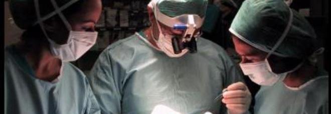 VA IN OSPEDALE PER UNA CIRCONCISIONE MA GLI TAGLIANO ''TUTTO L'ORGANO'' - 25/07/2014