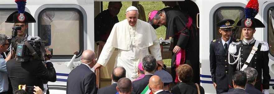 PAPA FRANCESCO A CASERTA, BESTEMMIE E PAROLACCE DURANTE LA MESSA IN DIRETTA TV - 28/07/2014