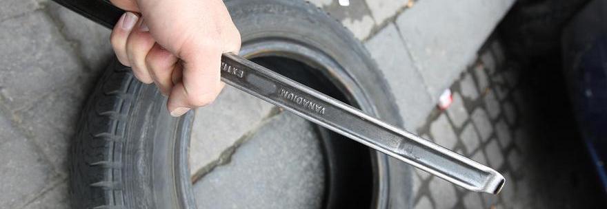 FURTO CON BUCATURA, L'ULTIMA INVENZIONE DEI LADRI PER DERUBARE GLI AUTOMOBILISTI - 05/10/2014