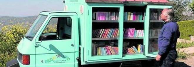 ANTONIO, IL MAESTRO IN PENSIONE CHE GIRA CON L'APECAR CARICA DI LIBRI - 06/10/2014