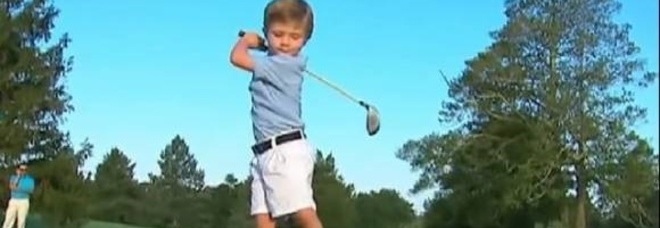 TOMMY, 3 ANNI, BABY GOLFISTA SENZA BRACCIO. LA SUA STORIA COMMUOVE: ''TIRA A 100 METRI'' - 13/10/2014