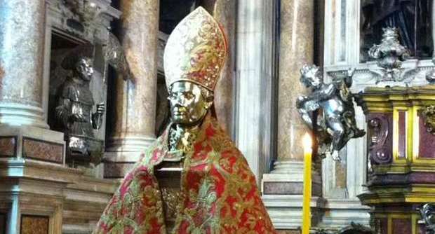 SAN GENNARO, IL SANGUE SI È SCIOLTO ALLE 10,11. IL MIRACOLO SI È RINNOVATO - FOTO - 19/09/2014