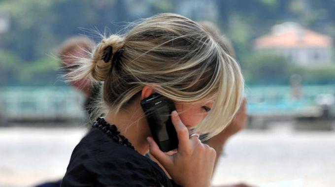 SE VI CHIAMANO DA QUESTO NUMERO VI RUBANO IL CREDITO - FATE GIRARE - 22/09/2014
