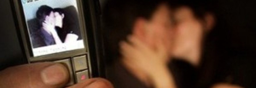 VIDEO HOT CON 6 STUDENTESSE, SCOPPIA LO SCANDALO. ''ABBIAMO FATTO UNA C...TA, ORA CI RICONOSCONO...'' - 23/09/2014
