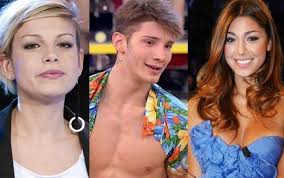EMMA MARRONE, ''TRIANGOLO'' AL RISTORANTE CON BELEN E STEFANO - FOTO - 24/09/2014