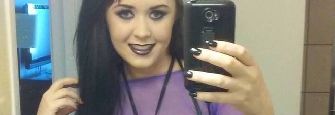 LA DONNA CON TRE SENI E' UN FENOMENO SUL WEB: 15.000 EURO IN CHIRURGIA - GUARDA - 24/09/2014