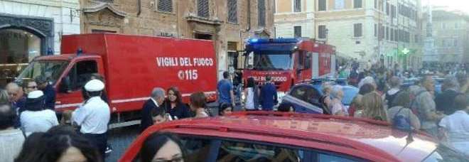 ALLARME BOMBA IN PIAZZA DI SPAGNA: FUMO IN STAZIONE DELLA METRO E PAURA TRA I PASSEGGERI - 26/09/2014