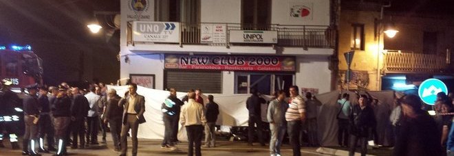MORTI QUATTRO GIOVANI: UN'AUTO IMPAZZITA PIOMBA SULLA FOLLA DINANZI AL BAR - 29/09/2014