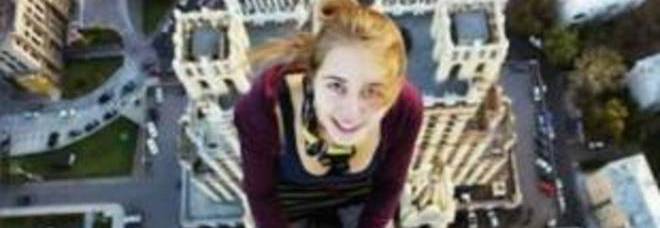 L'ULTIMO SELFIE PRIMA DI MORIRE: ECCO LE FOTO SCATTATE POCHI ISTANTI PRIMA DI PERDERE LA VITA - 29/09/2014