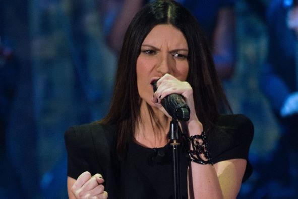 DOPO LA MORTE DI BRANDO, LAURA PAUSINI SI SFOGA IN UN POST PIENO DI RABBIA E PUNTA IL DITO CONTRO I COLPEVOLI - 16/10/2014