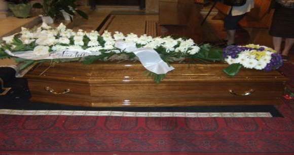 FUNERALE FINISCE IN RISSA PER L'EREDITA' DEL NONNO: TUTTI VOLEVANO LA SUA MACCHINA - 11/01/2015
