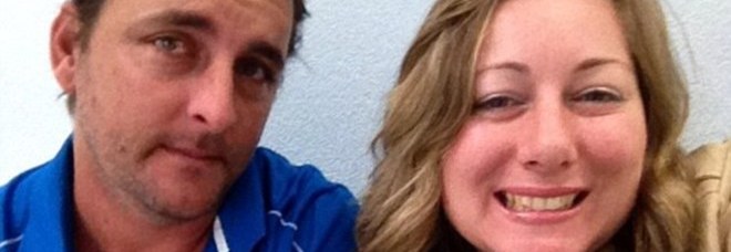 DOPO 7 ANNI DI TENTATIVI SI SCOPRE INCINTA A POCHE ORE DALLA MORTE DEL MARITO: L'ANNUNCIO AL FUNERALE - 15/01/2015