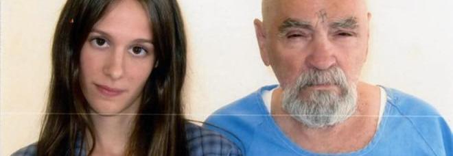 CHARLES MANSON SPOSA UNA 26ENNE: 90 GIORNI DI LICENZA MATRIMONIALE PER IL SERIAL KILLER - 15/01/2015