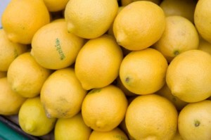 IL LIMONE TI FA BELLA: ECCO COME USARLO PER ESSERE PERFETTE - 19/11/2014