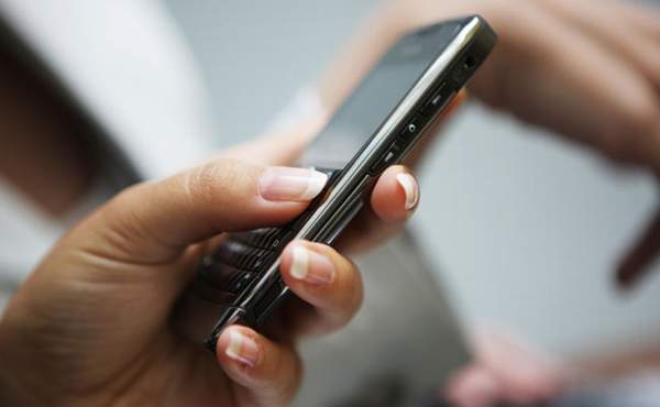 LASCIA LA FIDANZATA CON UN SMS: IL MESSAGGIO VIENE POSTATO SU TWITTER E DIVENTA VIRALE - 26/01/2015