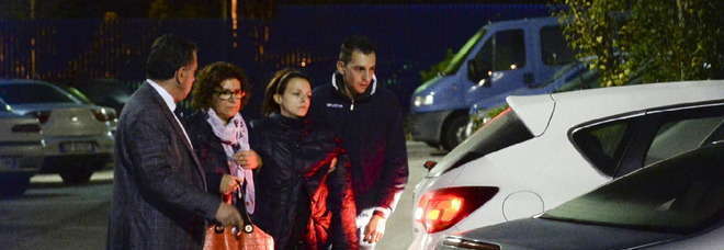 LORIS, LA MADRE AL TELEFONO CON IL MARITO NEI 36 MINUTI IN CUI E' RIMASTA IN CASA - 08/12/2014