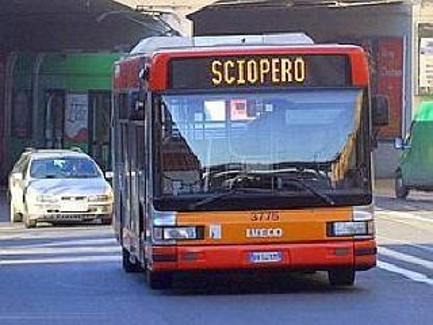 SCIOPERO, VENERDÌ NERO PER I TRASPORTI: TUTTE LE INFORMAZIONI CITTA' PER CITTA' - 11/12/2014