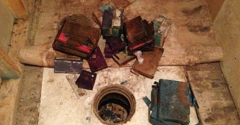 PULISCE LA FATTORIA DEI NONNI POI L'INCREDIBILE SCOPERTA NELLA BOTOLA SEGRETA - 11/12/2014