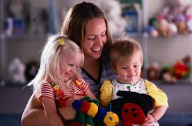 BUONE NOTIZIE PER LE FAMIGLIE: VOUCHER DA 600 EURO AL MESE PER LE BABY SITTER - ECCO CHI NE HA DIRITTO - 17/12/2014