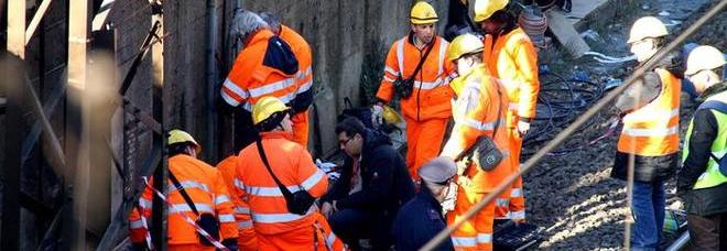 BOLOGNA, INCENDIO IN STAZIONE: TRENI IN RITARDO. LUPI: ''ATTO TERRORISTICO'' - 23/12/2014