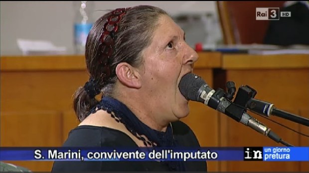 DONNA MANGIA IL MICROFONO IN AULA A ''UN GIORNO IN PRETURA'' - IL VIDEO SPOPOLA SUL WEB - 05/01/2015