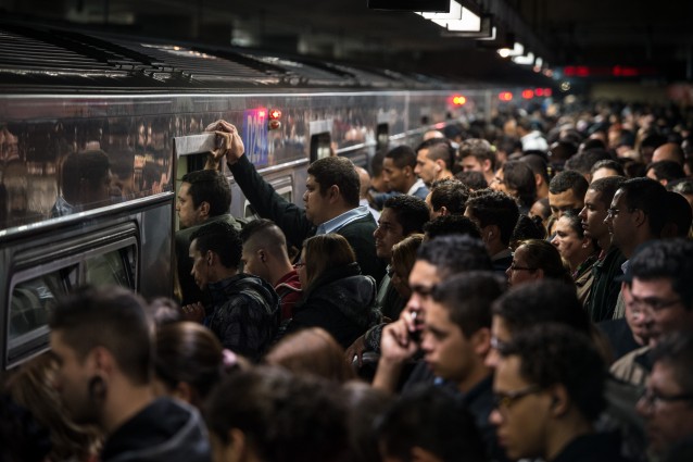 ROMA: ''QUESTO E' UN ATTENTATO'' PANICO TRA I PASSEGGERI DELLA METRO B - 23/01/2015