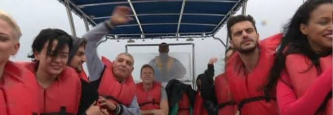 ISOLA DEI FAMOSI, I NAUFRAGHI SBARCHERANNO. LUXURIA: ''UNO FARA' COMING OUT'' - 02/02/2015