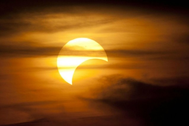 IL SOLE SI ECLISSA: POSSIBILE BLACKOUT IN ITALIA E SULL'EUROPA - ECCO QUANDO AVVERRA' - 25/02/2015