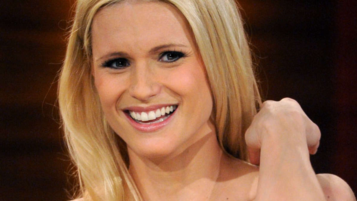 ECCO COS'E' SUCCESSO A MICHELLE HUNZIKER SUBITO DOPO IL PARTO IN OSPEDALE - 09/03/2015