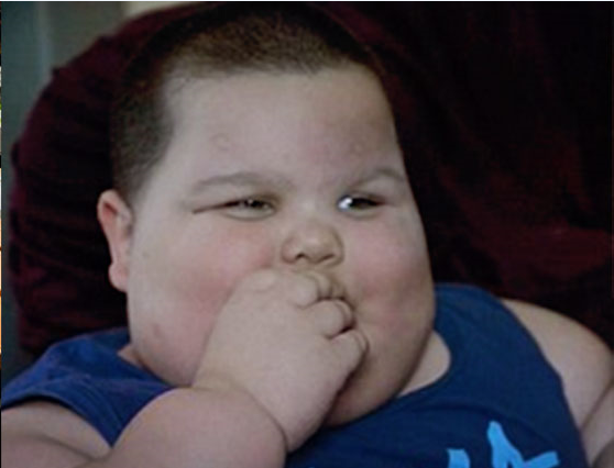''NON RIESCE A SMETTERE DI MANGIARE'' I GENITORI SONO SPAVENTATI HA 3 ANNI PESA 70 KG - FOTO - 09/11/2014
