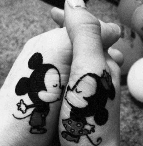 TATUAGGI DI COPPIA: L'ULTIMA MANIA CHE SPOPOLA SUL WEB - FOTO - 23/03/2015