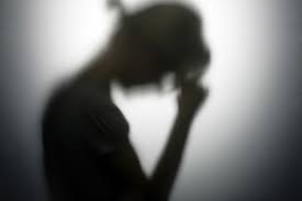 LE 12 PESSIME ABBITUDINI CHE PORTANO ALLA DEPRESSIONE - 29/05/2015
