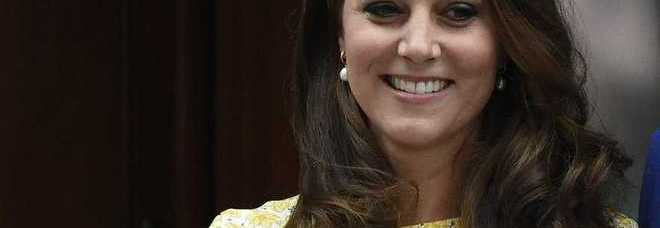 KATE MIDDLETON, PARRUCCHIERE E ABITO SU MISURA: ECCO COME HA FATTO AD ESSERE SUBITO IN FORMA - 05/05/2015