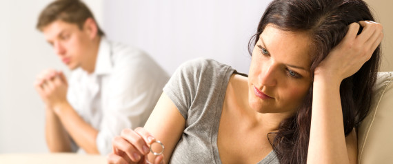 FIDANZATI PER 9 ANNI, SI SPOSANO E SI SEPARANO DOPO 3 GIORNI - 05/05/2015