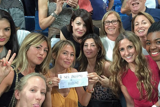 ECCO LA FOTO COMPARSA SUL WEB CHE STA SCATENANDO MOLTISSIMI COMMENTI - 14/05/2015
