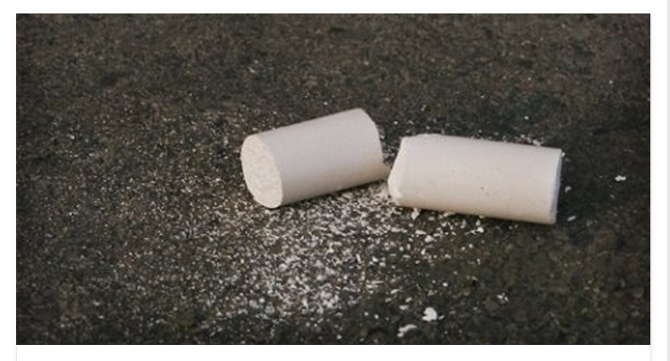 VUOI TENERE LONTANE LE FORMICHE? TI BASTA UN SEMPLICE PEZZETTO DI GESSO - 07/06/2015